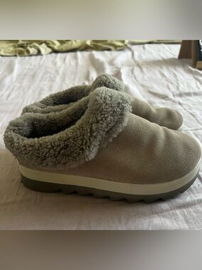 Cougar Women's Slip-On Shearling Lined Clog in Taupe